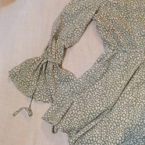 Princess Polly Sage Floral Blouse - Picture 12 of 14